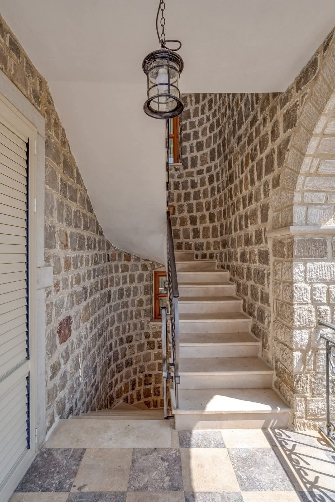 Exclusive villa with pool and large plot with panoramic sea and mountain views in Reževići