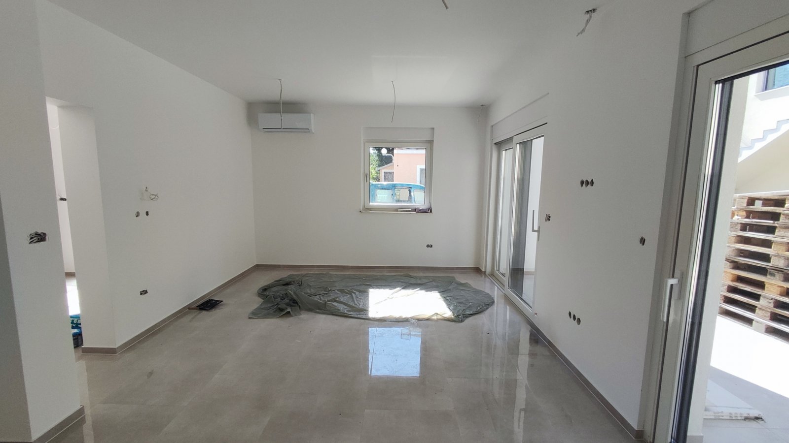 Modern three-storey house with sea view just 300 meters from the beach – Vodice, Srima