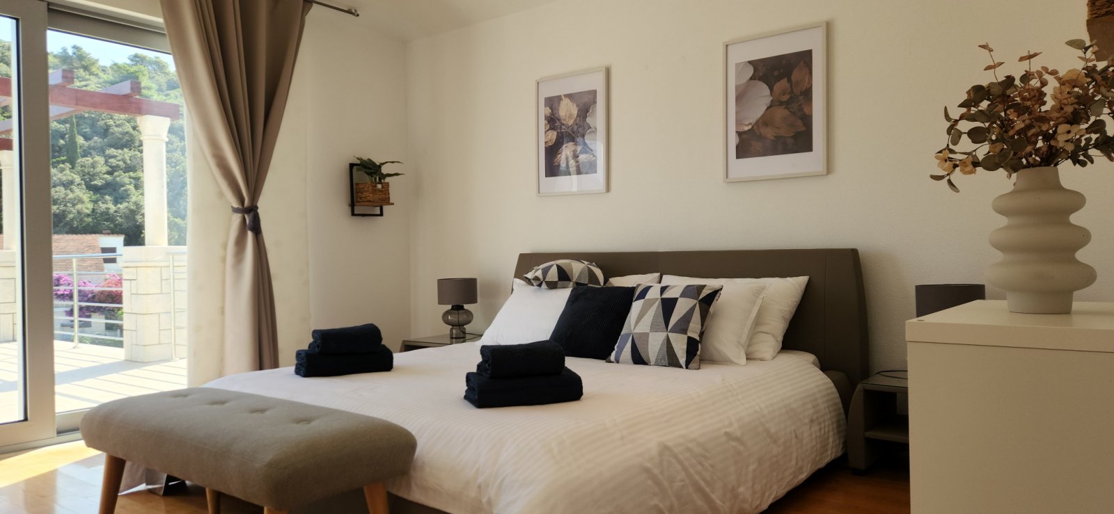 Luxury first line villa by the sea on the island of Korcula, Žrnovo