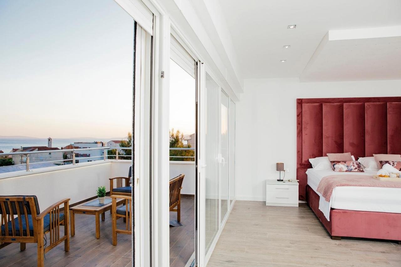 Elegant villa with panoramic sea views and private pool in Podstrana