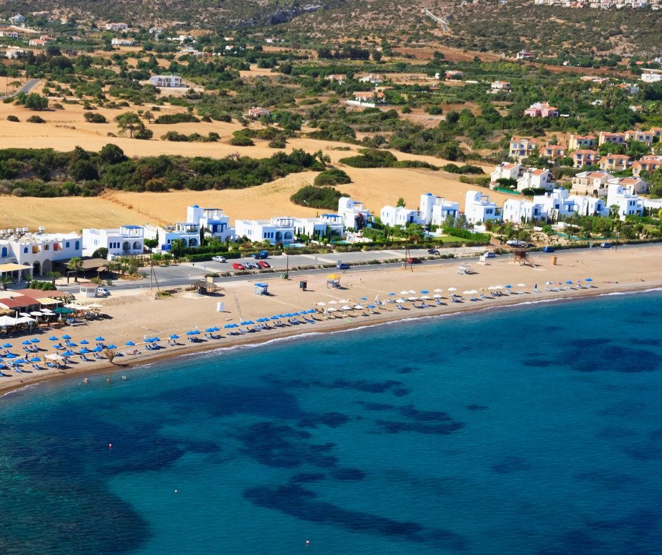 Luxury villa with pool and sea view with large plot