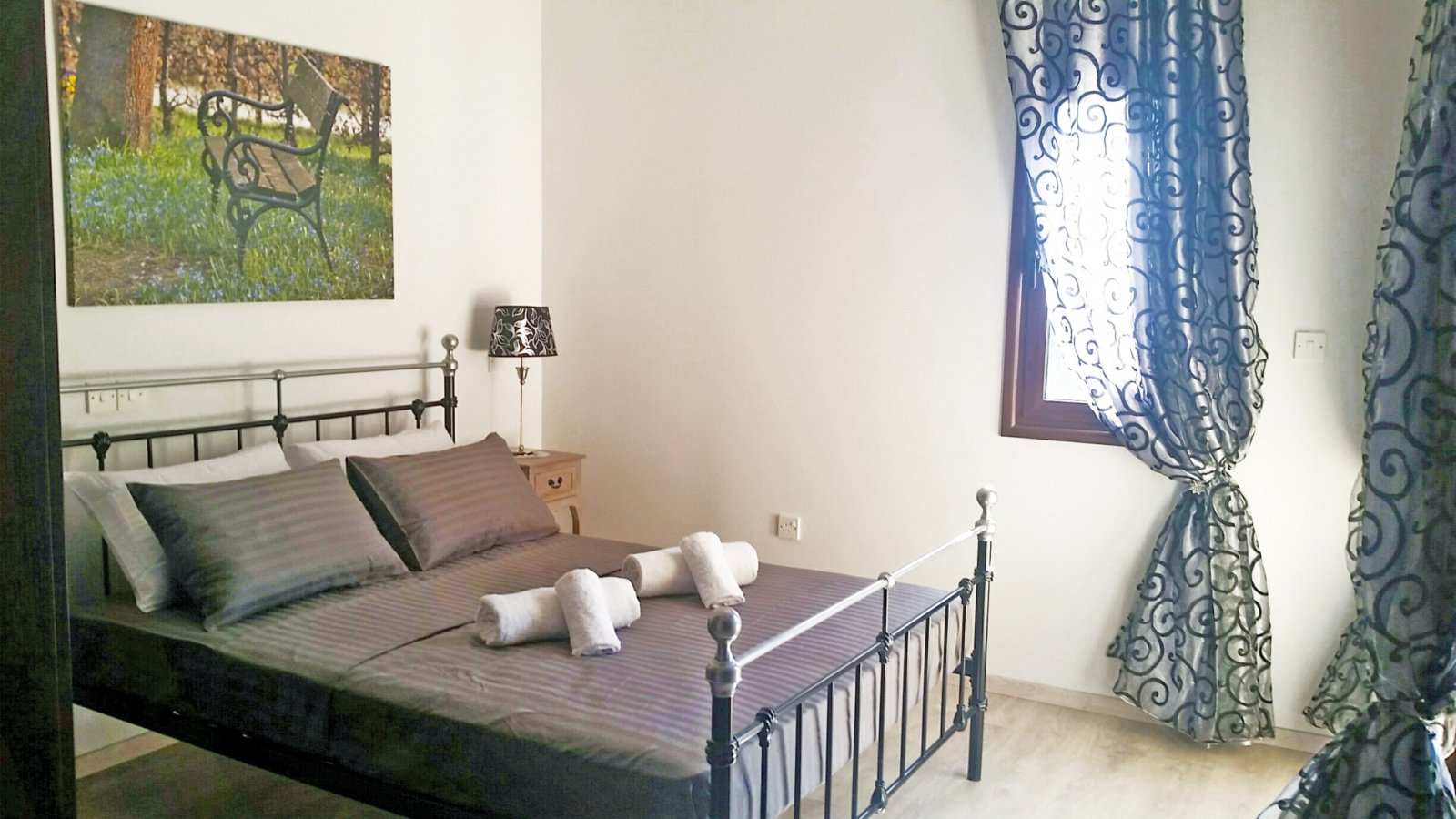 Anlagevilla (3+1 Zimmer) mit großem Grundstück und Swimmingpool in der Nähe von Golfplatz und Skigebiet mit Meerblick