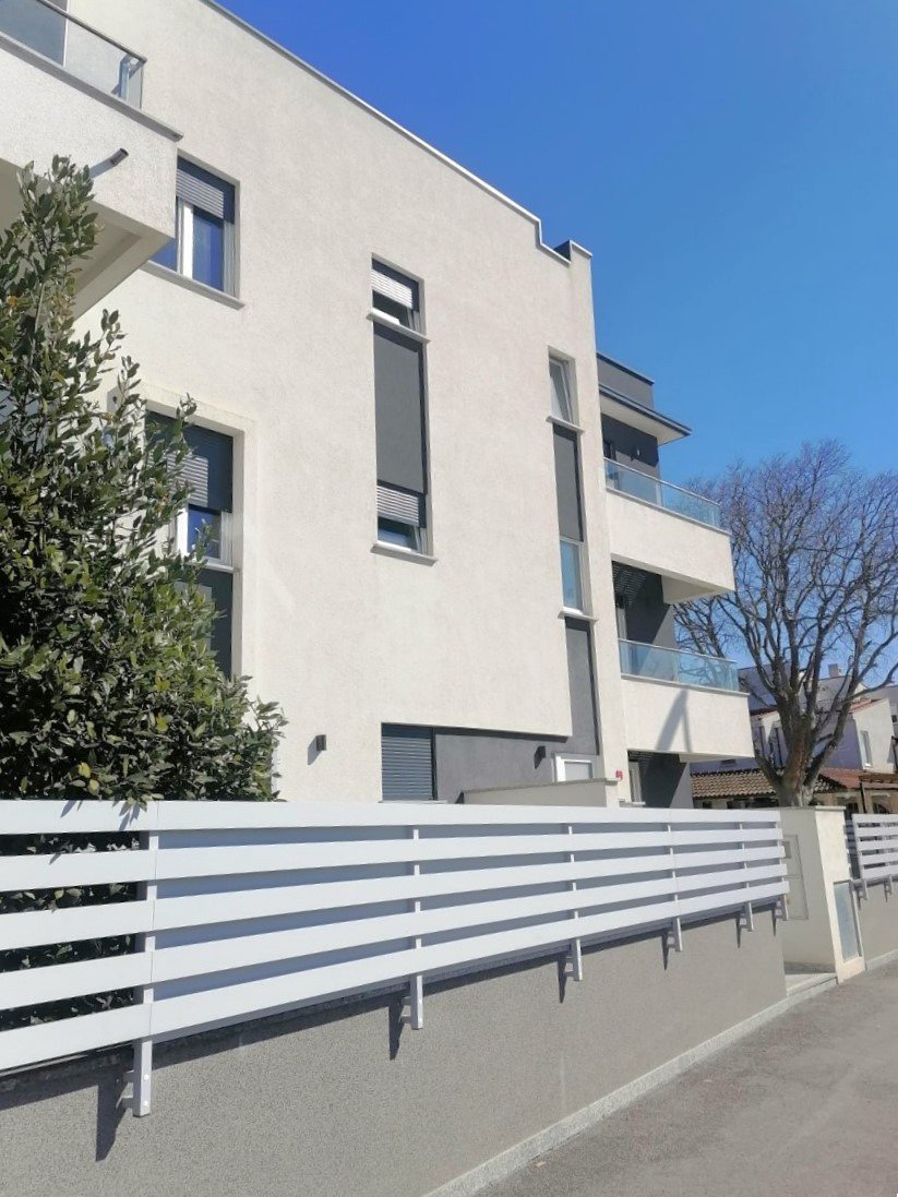 Apartment with sea view in a great location, just 50 meters from the coast. in Medulin