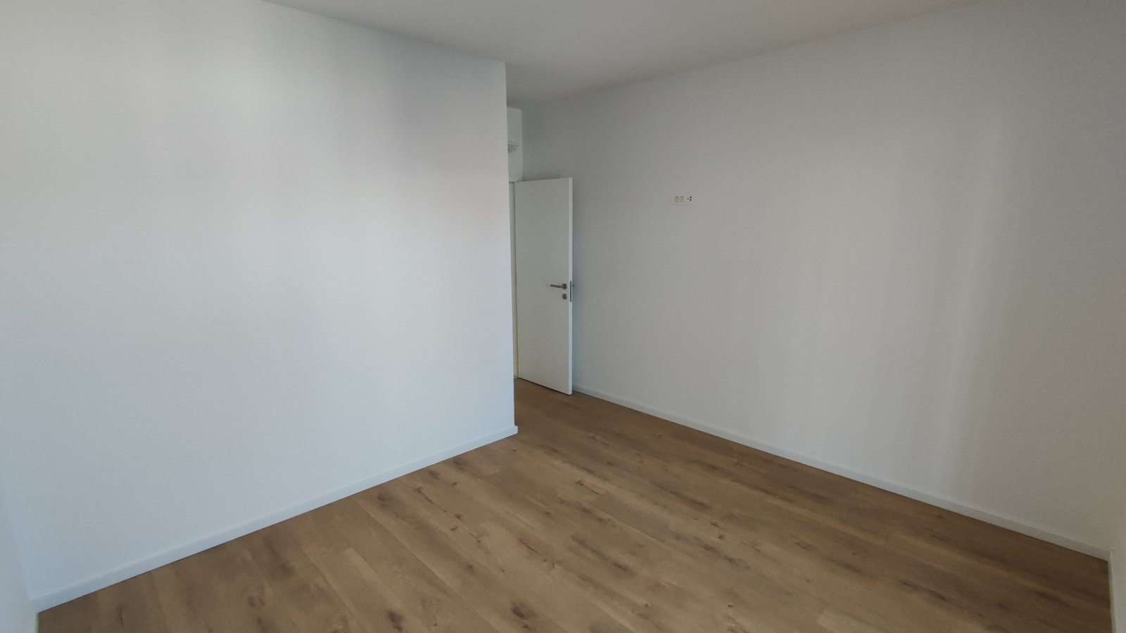 Exclusive duplex apartment with roof terrace by the Srima beach