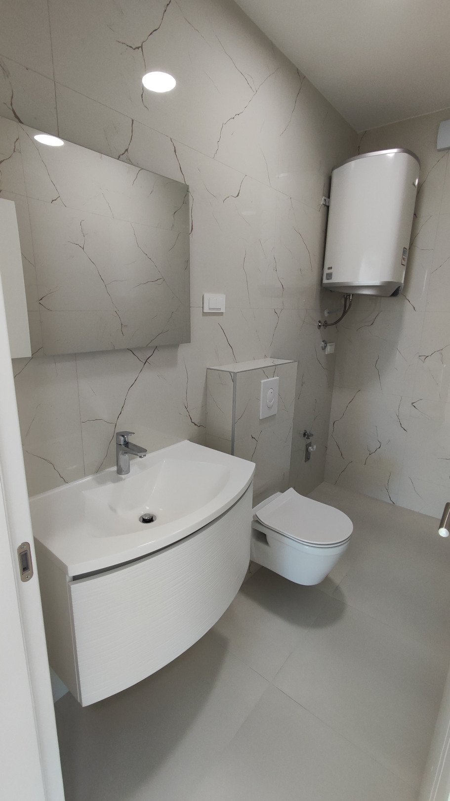 Luxury duplex apartment with roof terrace just 100 m from the sea in Vodice, Srima