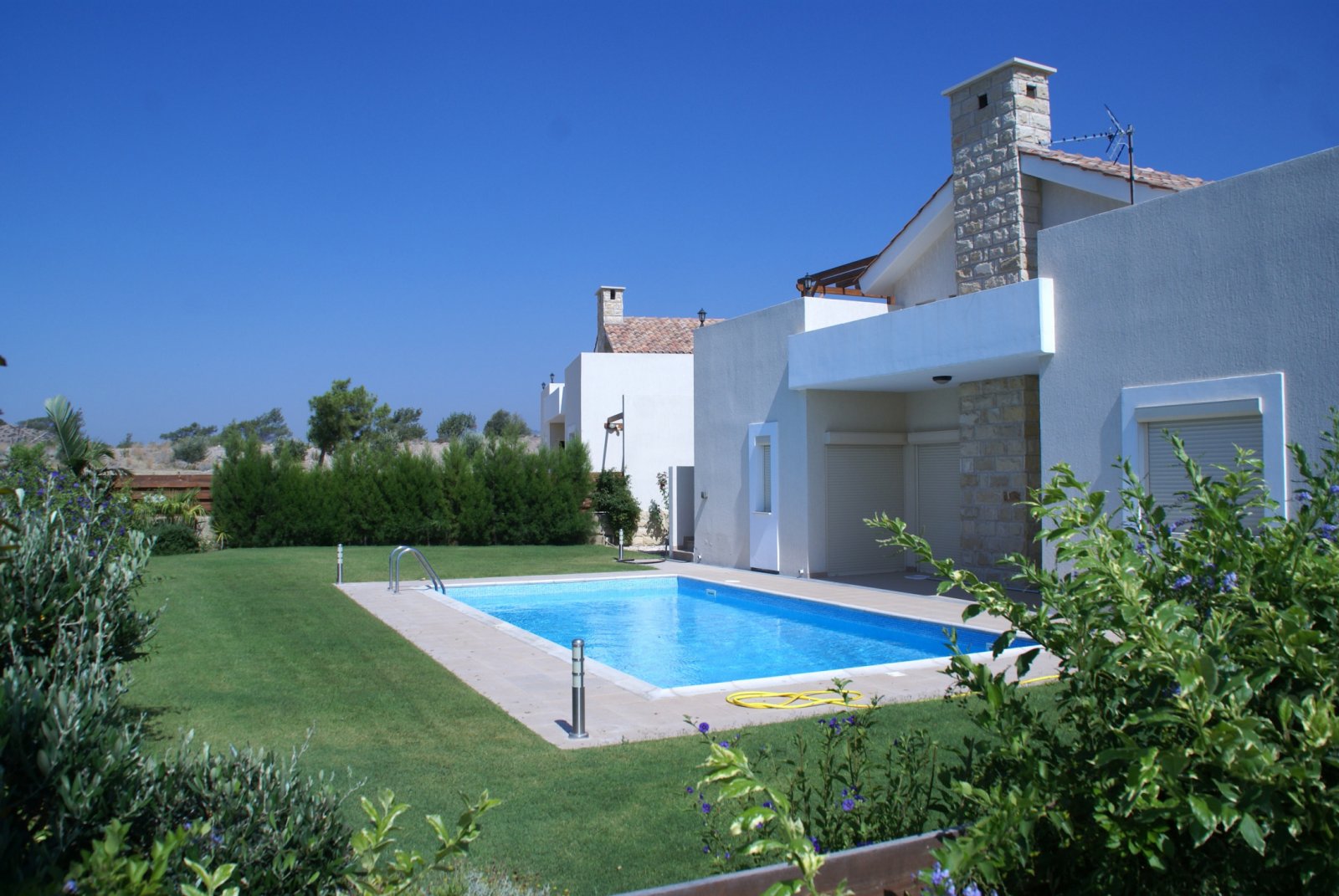 Luxusvilla mit Swimmingpool und riesigem Grundstück zu einem Superpreis