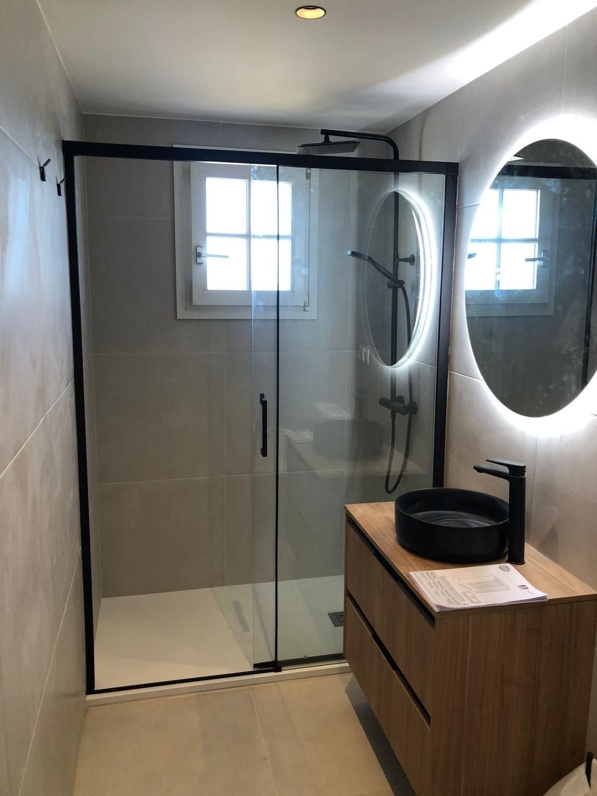 Einzigartiges Stadthaus direkt am Strand von Estepona, Málaga. Ein Traumhaus für anspruchsvolle Käufer!