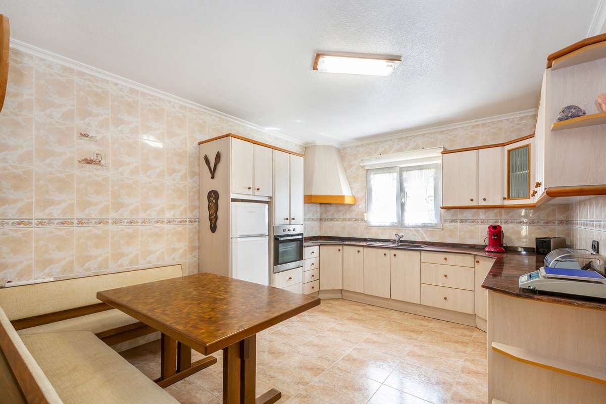 Luxurious corner villa in the heart of Cabo Roig – comfortable living by the sea