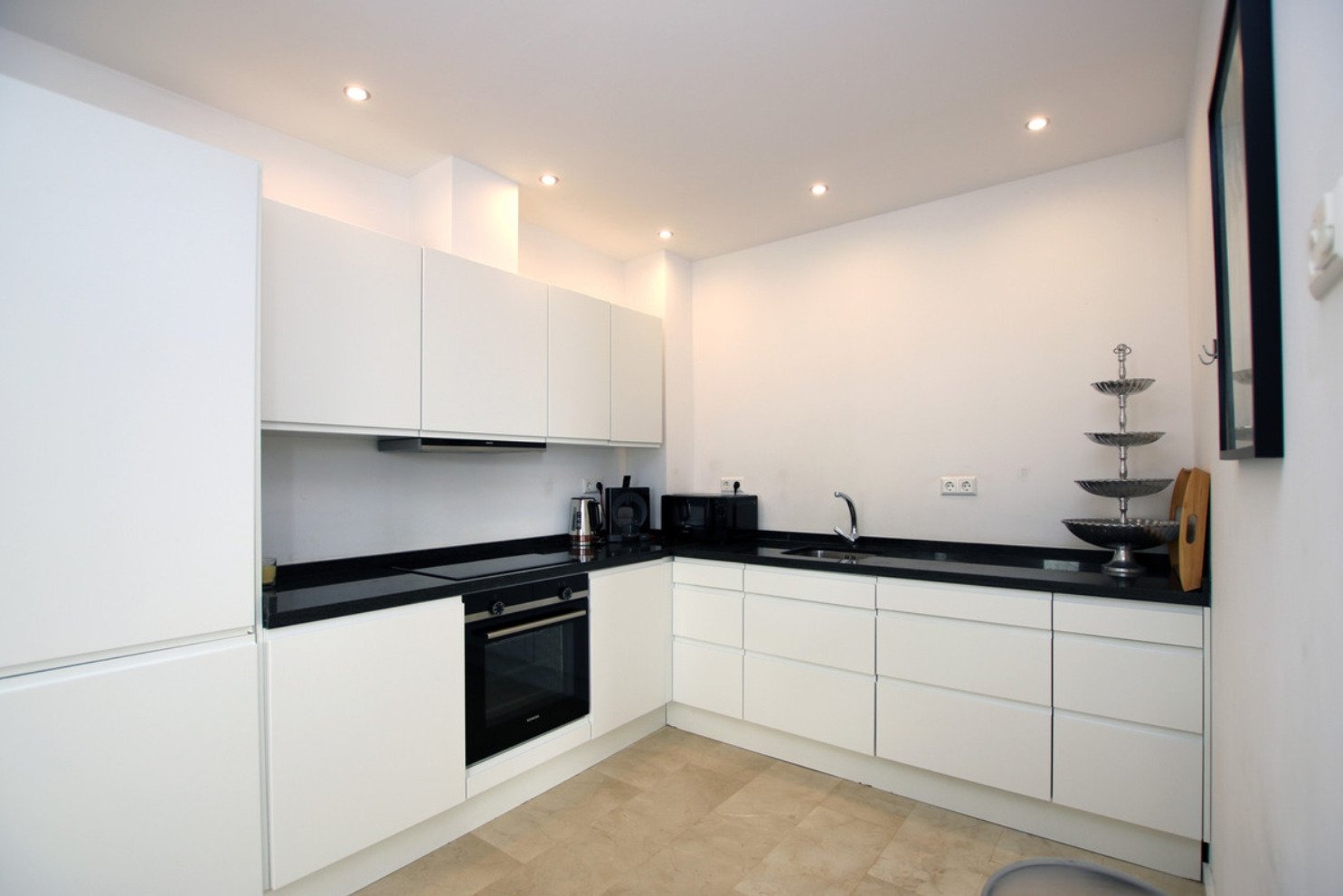 Luxury house with breathtaking panoramic views, 30 meters from the sandy beach, Costa del Sol