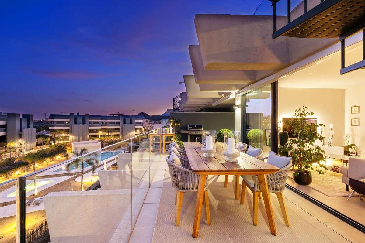Absolute luxury: Duplex penthouse with breathtaking sea views in Estepona, Costa del Sol