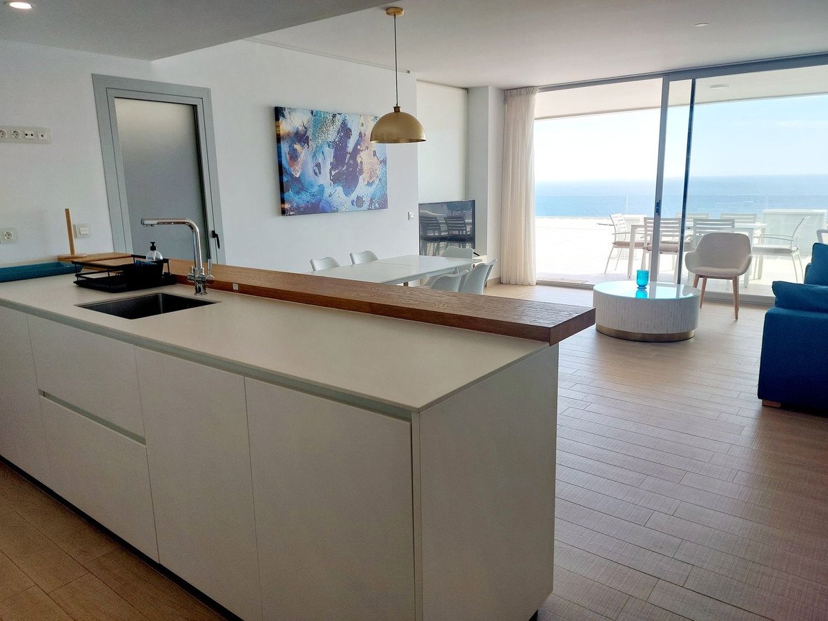 Luxury apartment with breathtaking sea views in the prestigious location of Fuengirola