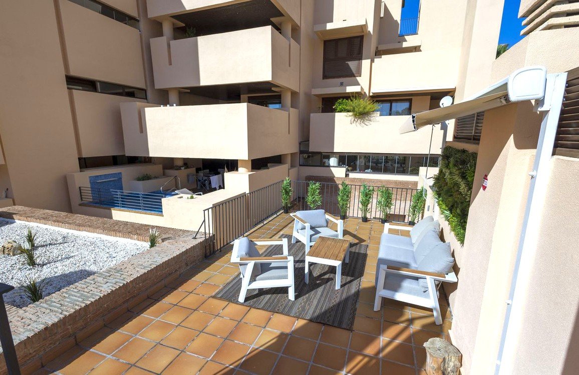 Exclusive two-storey penthouse right by the sea in Estepona, Costa del Sol
