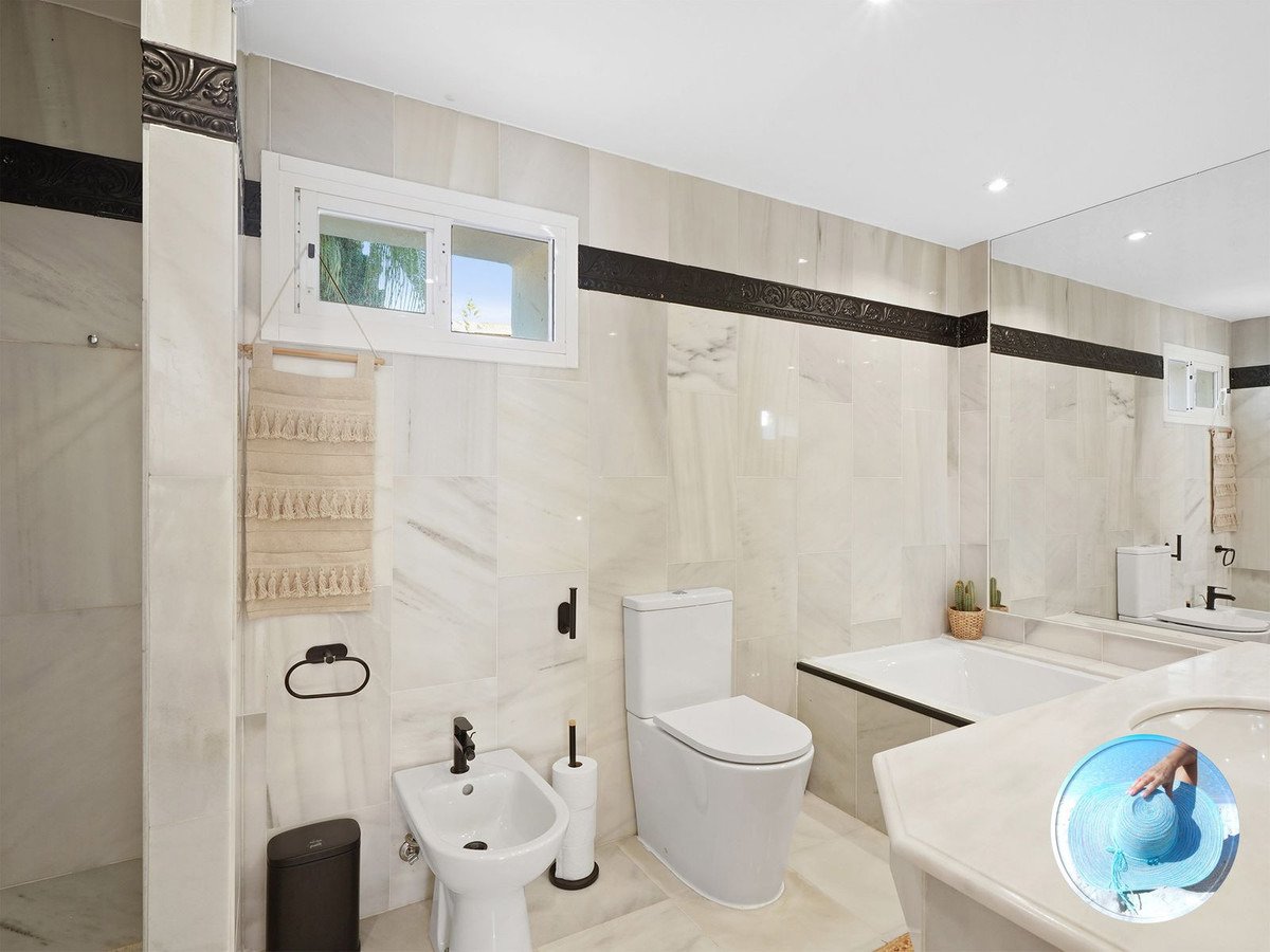 Luxuriöses zweistöckiges Penthouse mit Meerblick im Herzen von Marbella