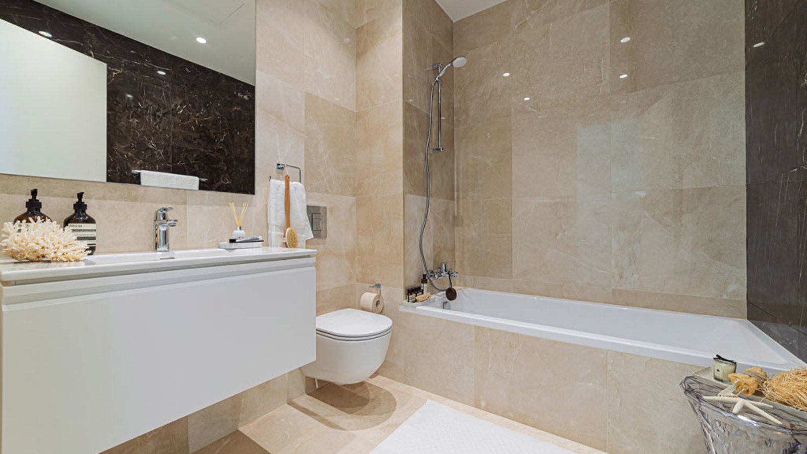 Modernes Apartment mit zwei Schlafzimmern → in Strandnähe und nahe der Altstadt, Meerblick → Paphos