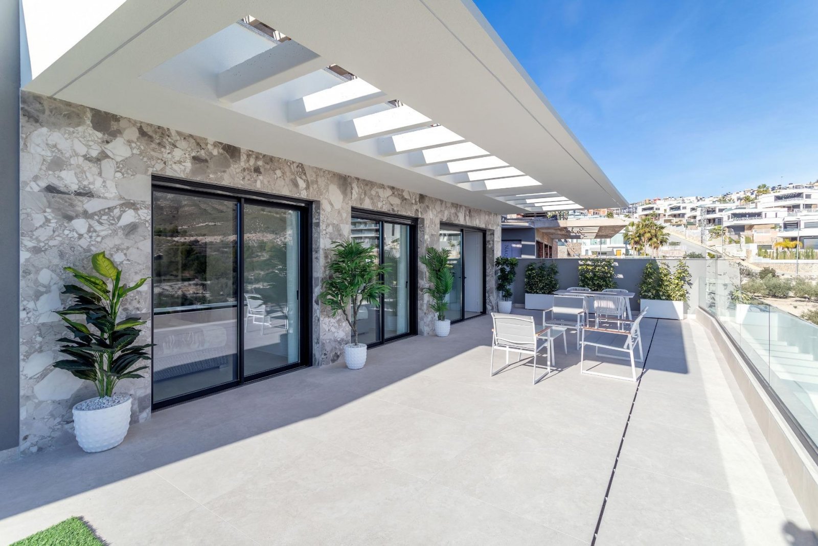 Stylish apartment with terrace by the golf course and the sea – Finestrat