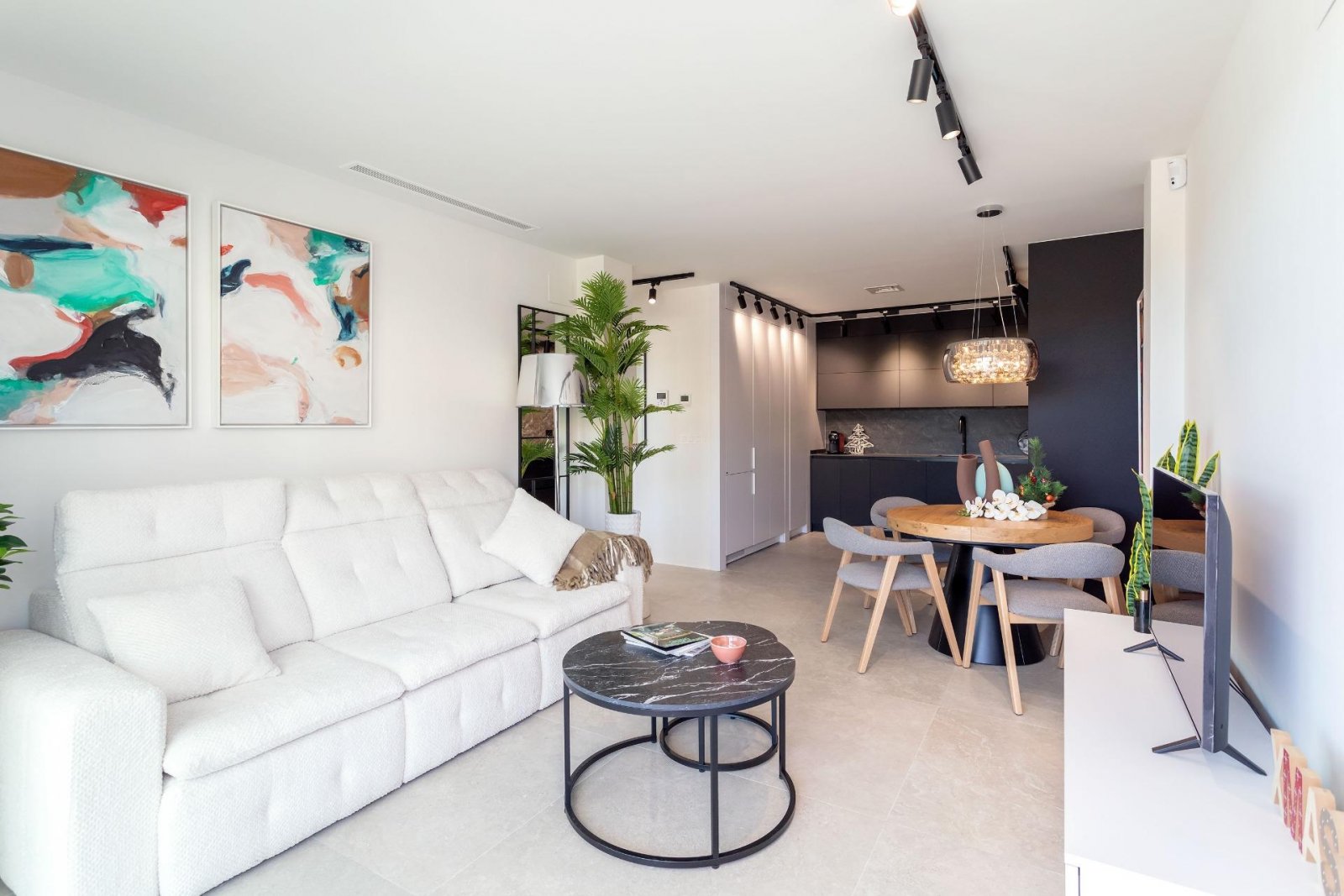 Stylish apartment with terrace by the golf course and the sea – Finestrat