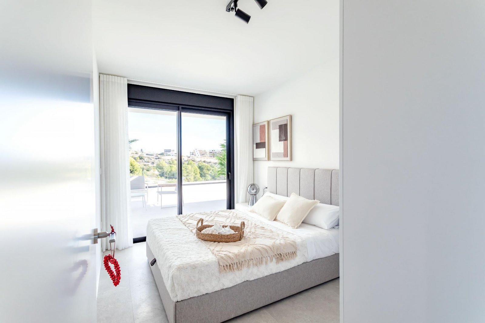 Stylish apartment with terrace by the golf course and the sea – Finestrat