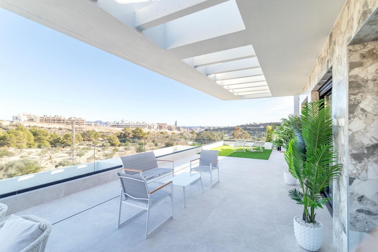 Stylish apartment with terrace by the golf course and the sea – Finestrat