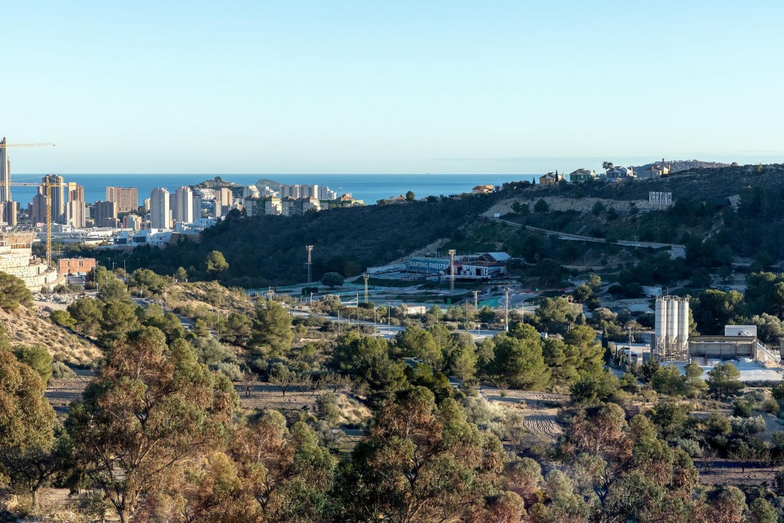 Stylish apartment with terrace by the golf course and the sea – Finestrat