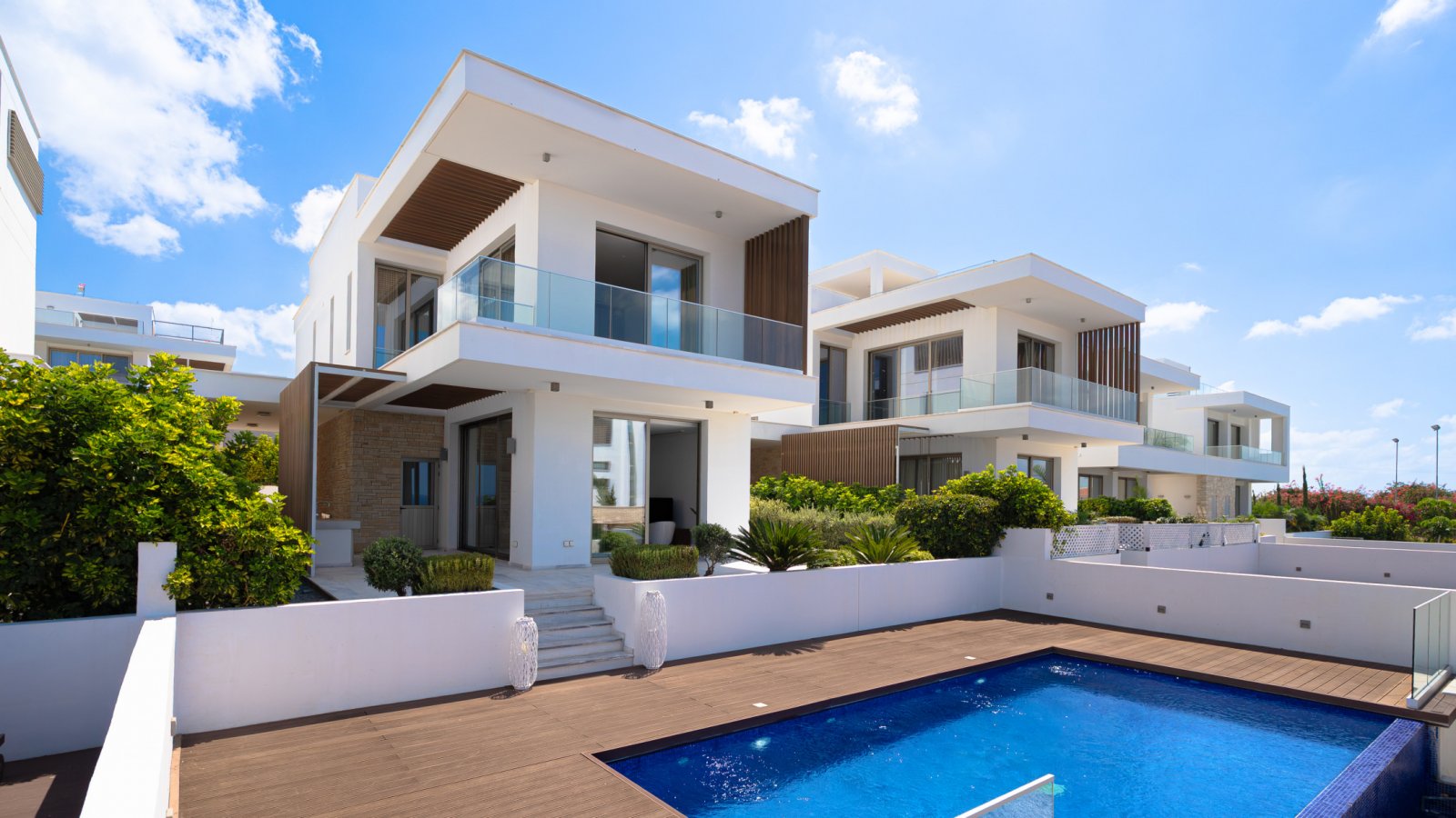Modern villa by the sea with a roof terrace, 4 bedrooms and private grounds