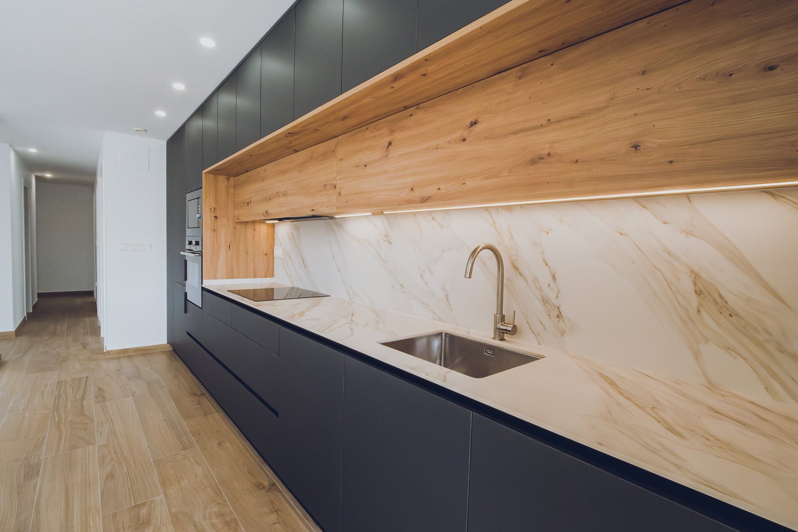 Exclusive apartments and penthouses → private terraces, garages and quiet surroundings → Redován