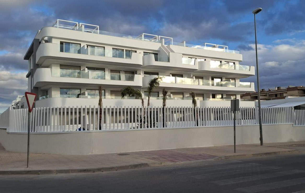 Cabo Roig, Alicante: Modern apartments, 1.5 km from the sea, Cabo Roig 