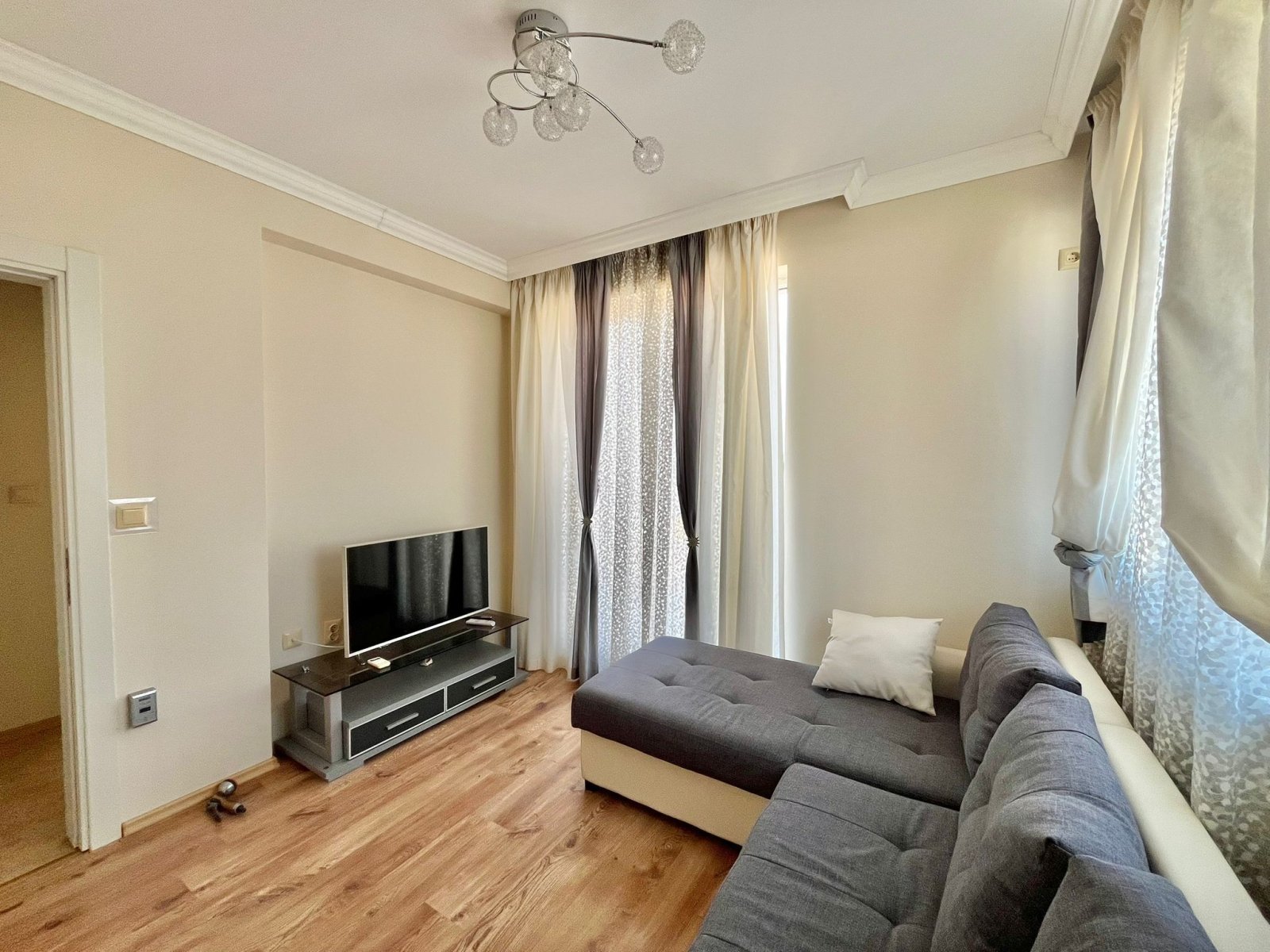 Three-room apartment with sea view in the Melia 10 complex in Ravda, Bulgaria
