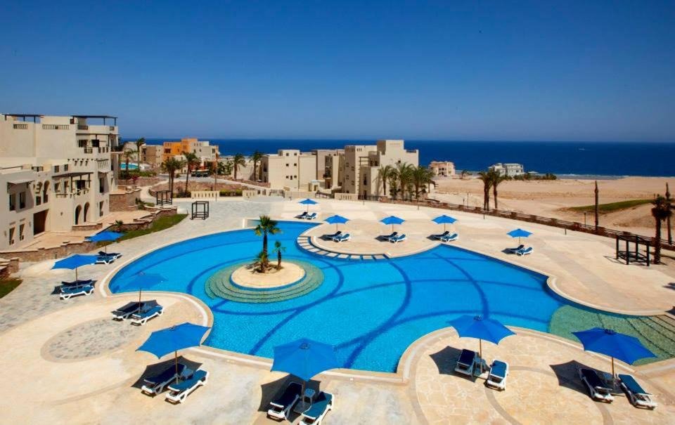 Hurghada : Luxuriöses Apartment mit zwei Schlafzimmern, Garten- und Meerblick, 300 m vom Strand entfernt, Azzurra Sahl Hasheesh 