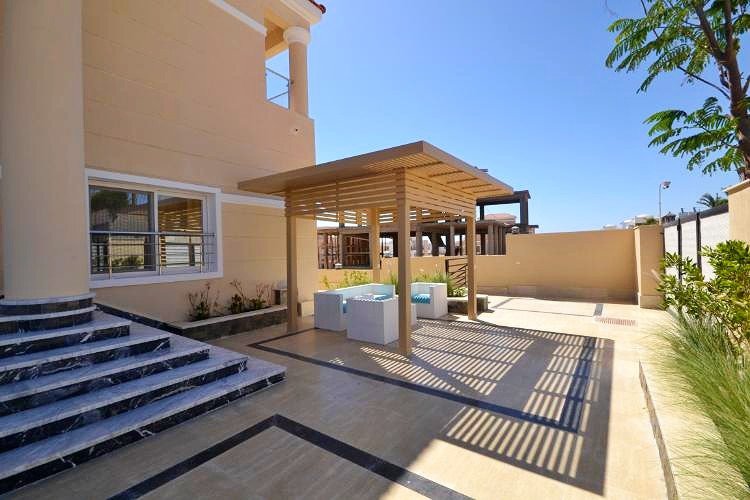 Luxuriöse Villa mit Meerblick in Jamaran Sahl Hasheesh zu verkaufen