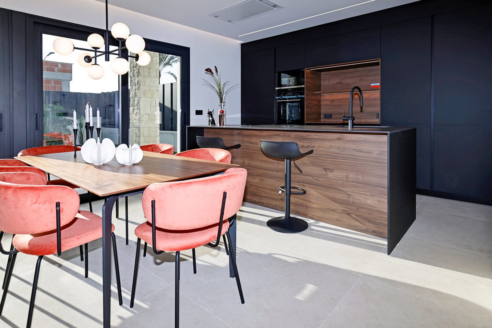 Modern family houses with private pool and garden, Molina de Segura