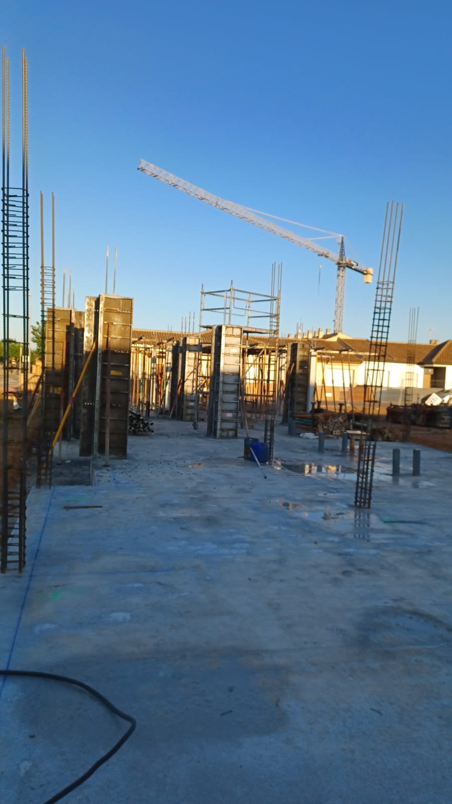 Modern detached houses, private pool and garden, Roldán