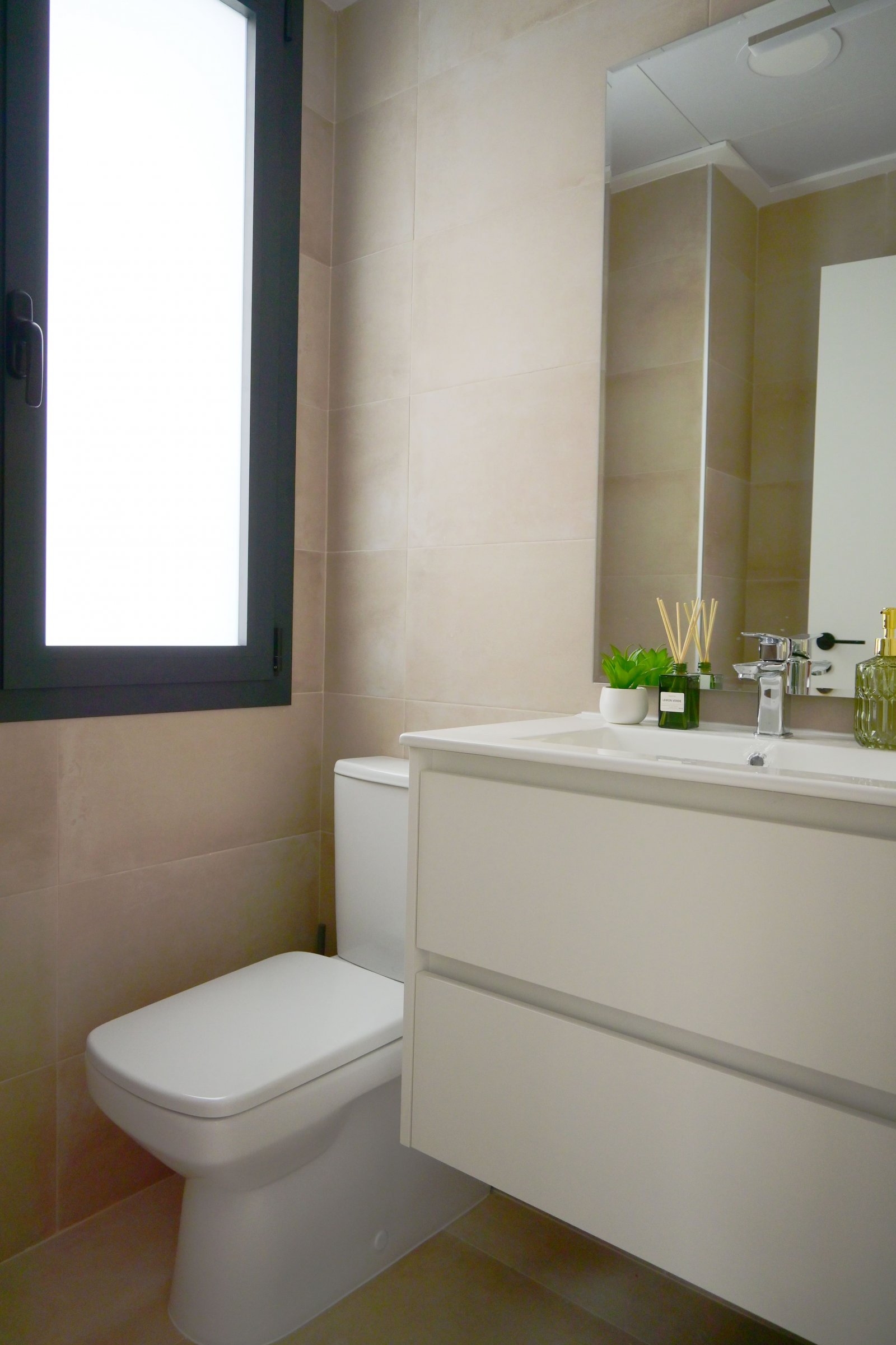 Exclusive houses, private pool and gardens near the airport, Dolores