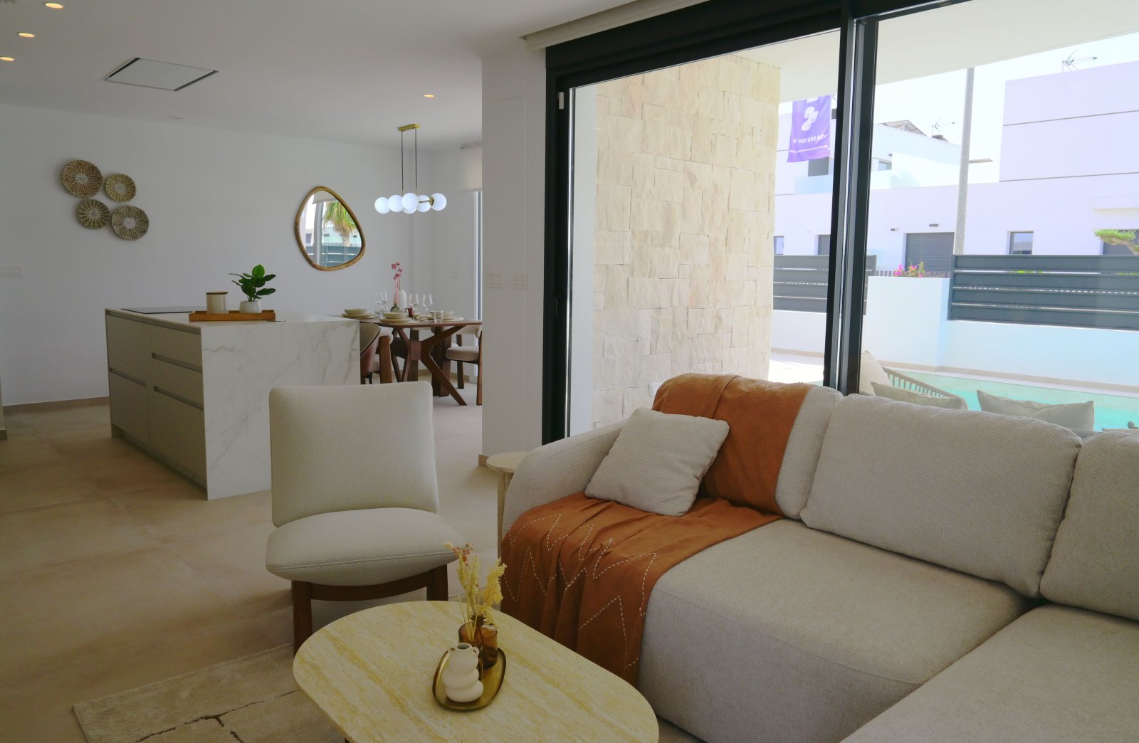 Exclusive houses, private pool and gardens near the airport, Dolores