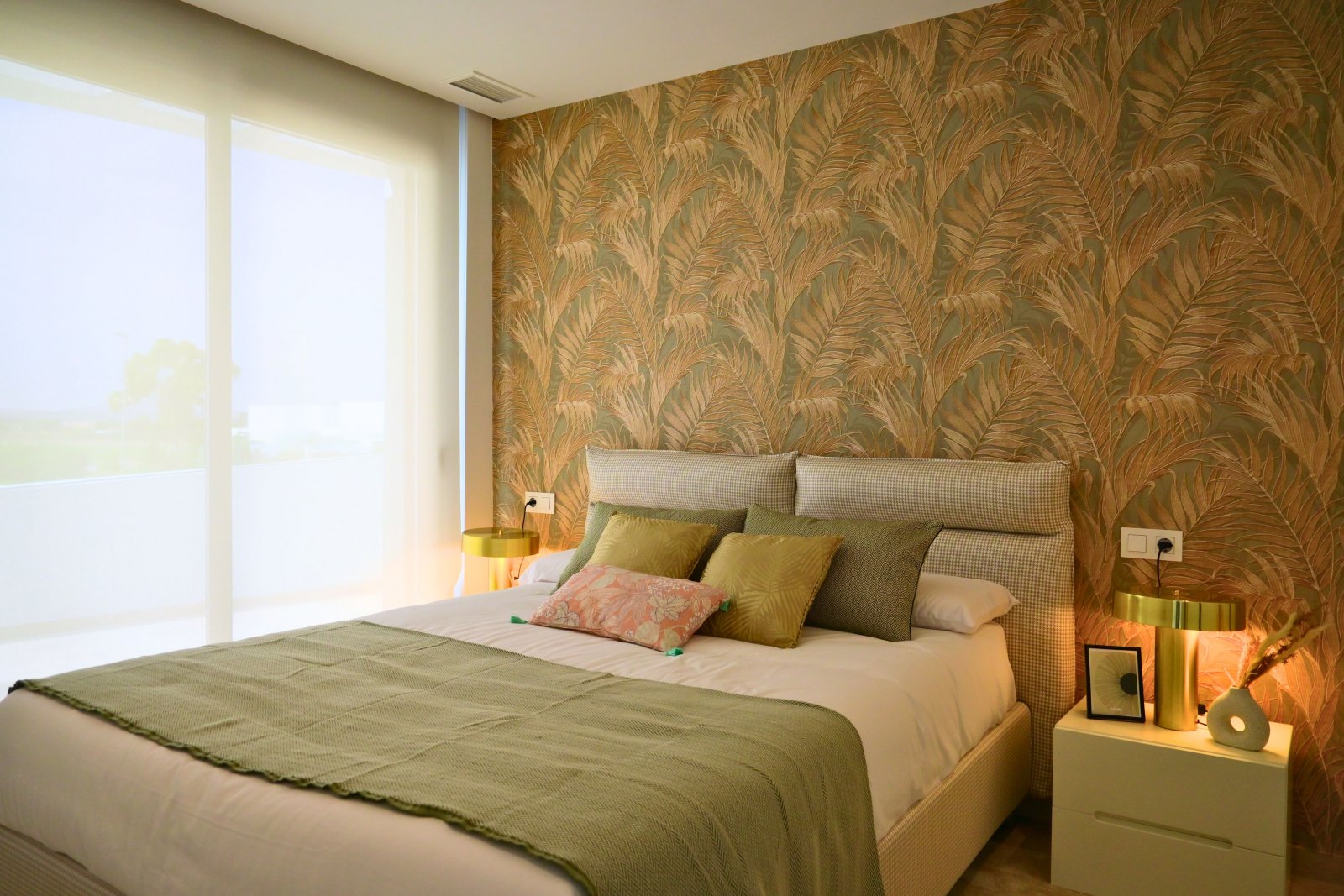 Exclusive houses, private pool and gardens near the airport, Dolores