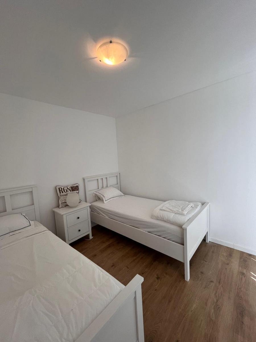 Bright 3-Bedroom Penthouse with Large Terrace in Sveti Vlas – 500m from the Sea