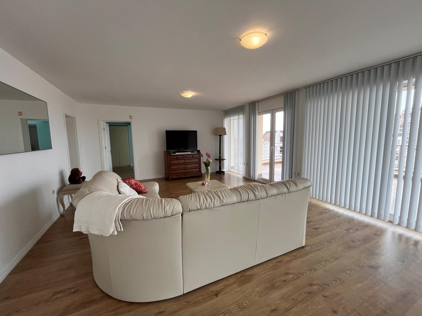 Bright 3-Bedroom Penthouse with Large Terrace in Sveti Vlas – 500m from the Sea