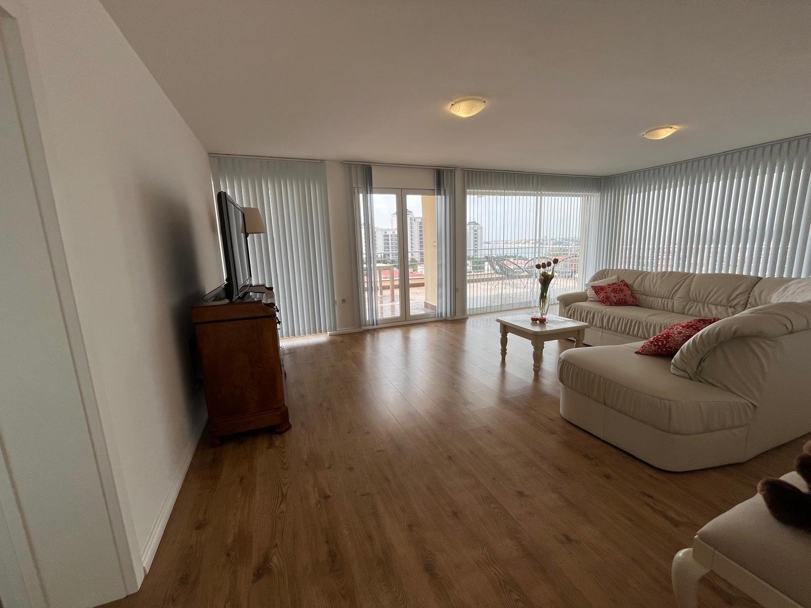 Bright 3-Bedroom Penthouse with Large Terrace in Sveti Vlas – 500m from the Sea