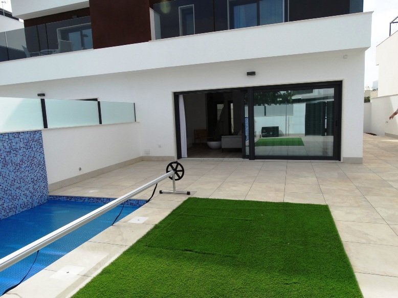 Exclusive townhouses, 3 km from the sea and private pool, Pilar de la Horadada