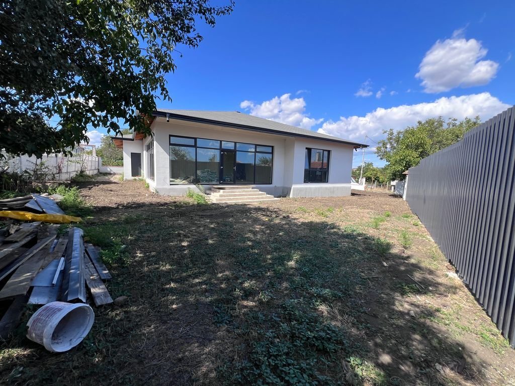 Bungalow in shell condition in Alexandrovo, Bulgaria