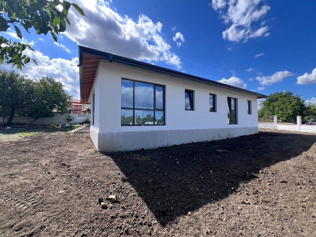 Bungalow in shell condition in Alexandrovo, Bulgaria