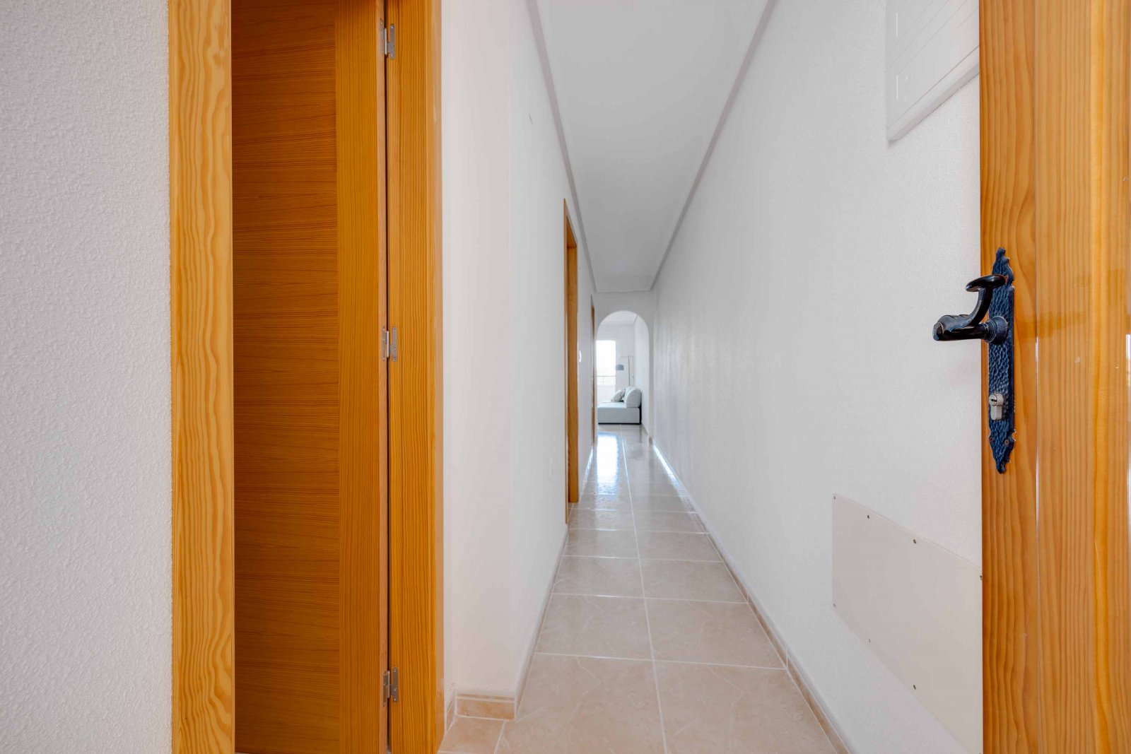 Comfortable apartments with pool and terraces, close to the airport, San Fulgencio