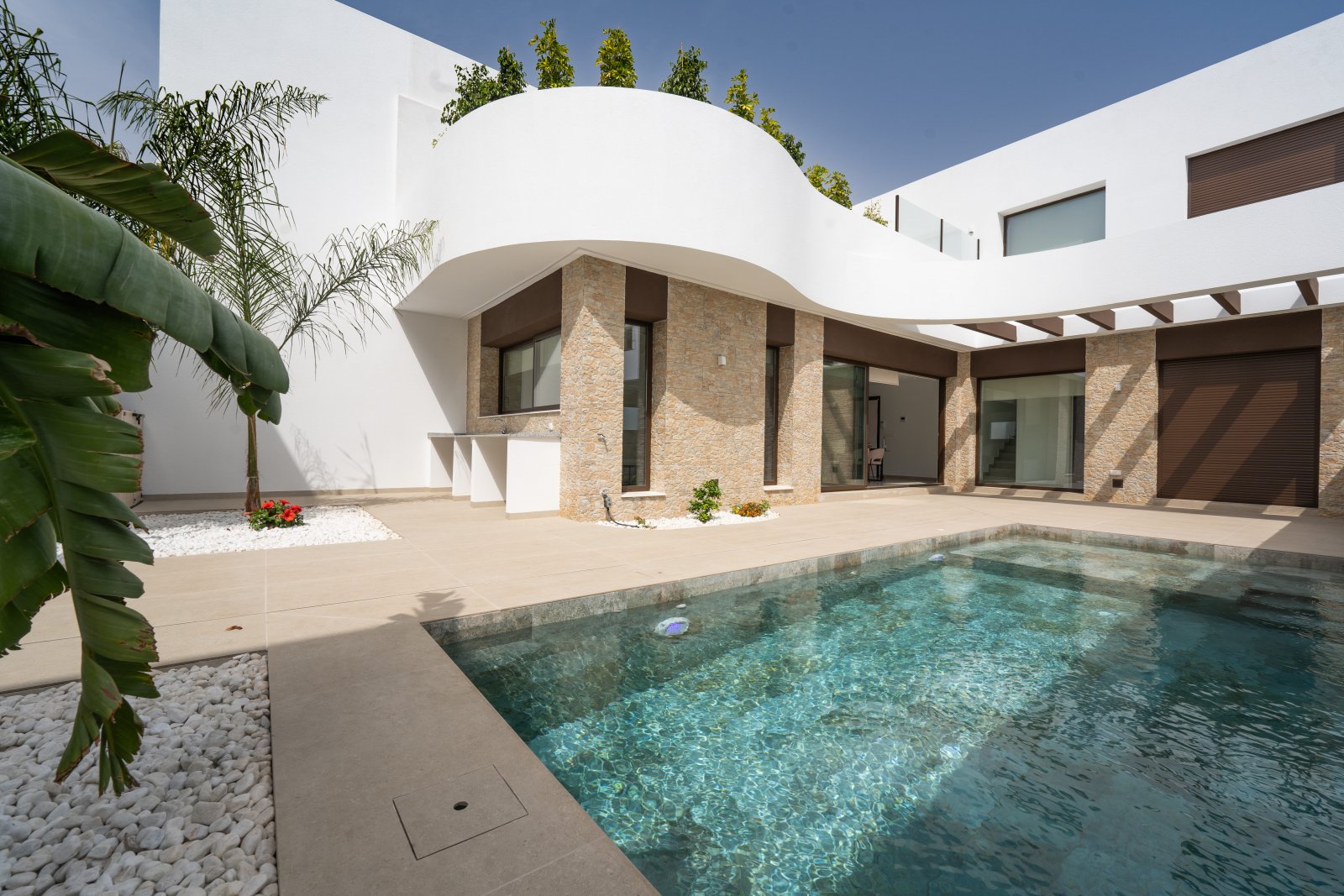 Exclusive townhouse, private garden and pool, Heredades
