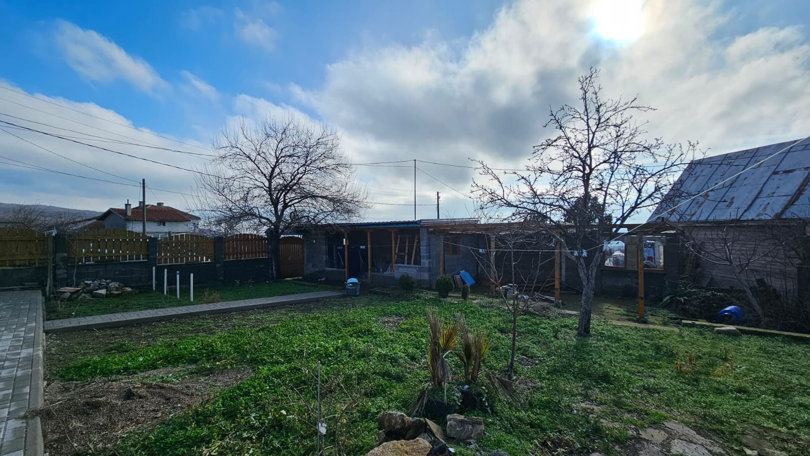 Bungalow with outbuilding and yard in Kosharitsa, Bulgaria
