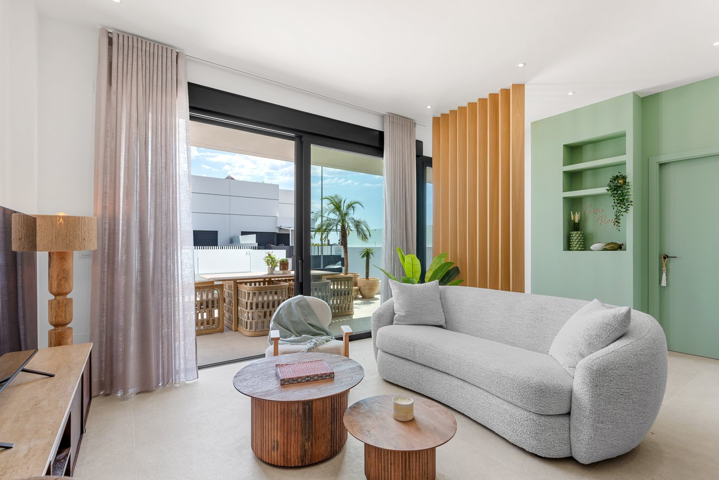 Modern townhouses, private pool and garden near the airport, Dolores