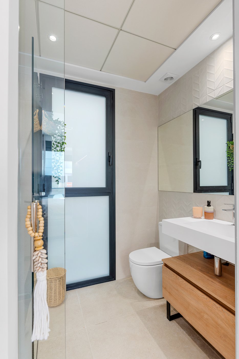 Modern townhouses, private pool and garden near the airport, Dolores