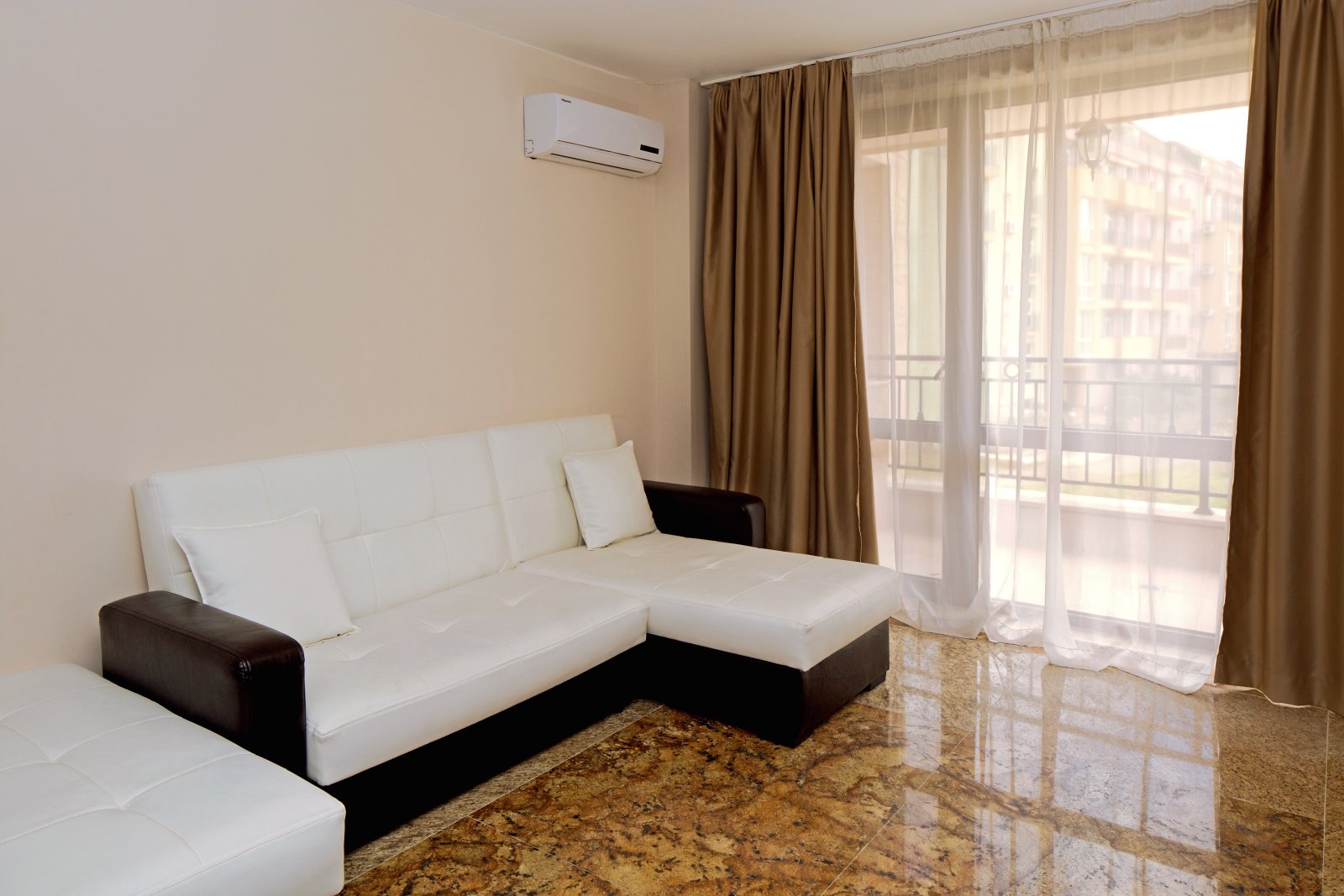 Modern 3-room apartment in the Amara complex, Sunny Beach – fully furnished