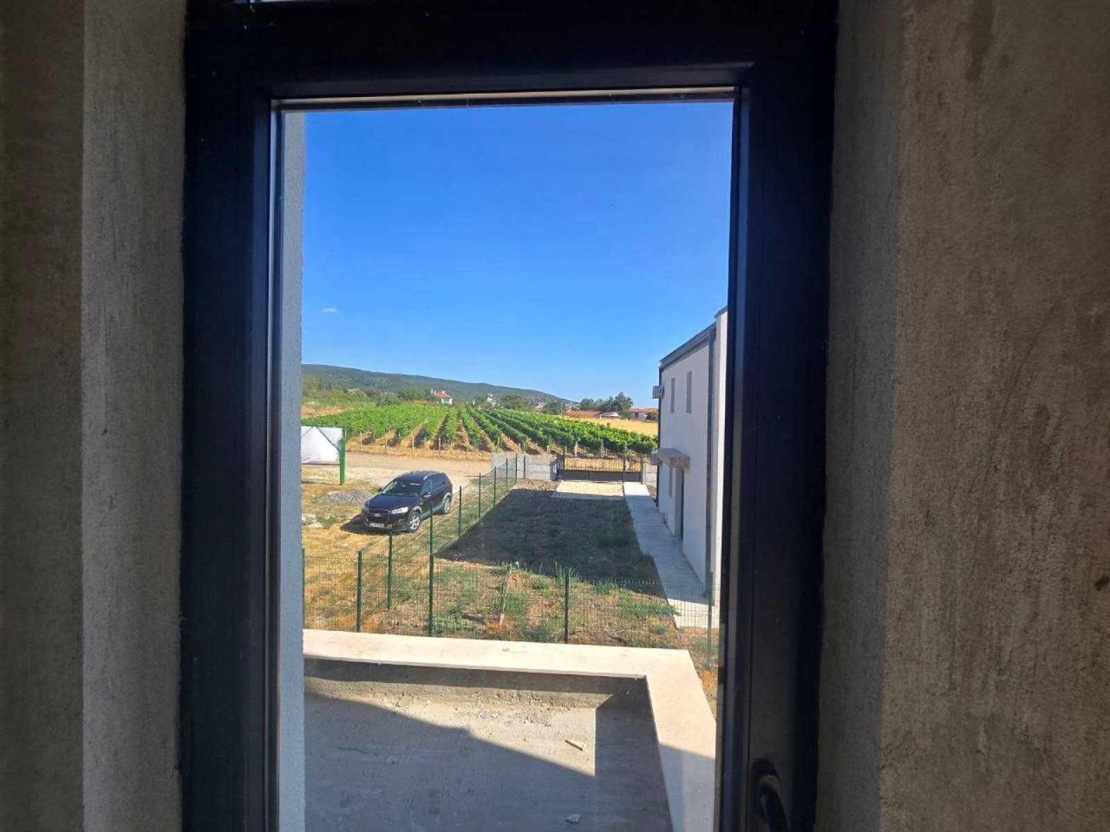 6-room house with a total area of 208 m², located in the village of Kosharitsa on Bulgaria's Black Sea coast.