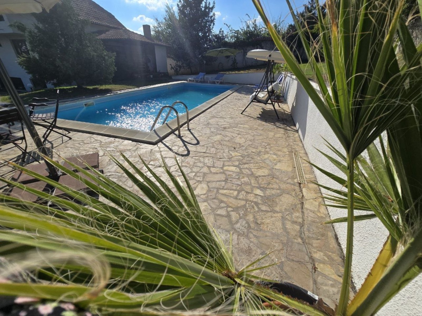 Three-story house with a panoramic view of the sea in the center of the village of Kosharitsa – on the Bulgarian Black Sea coast.