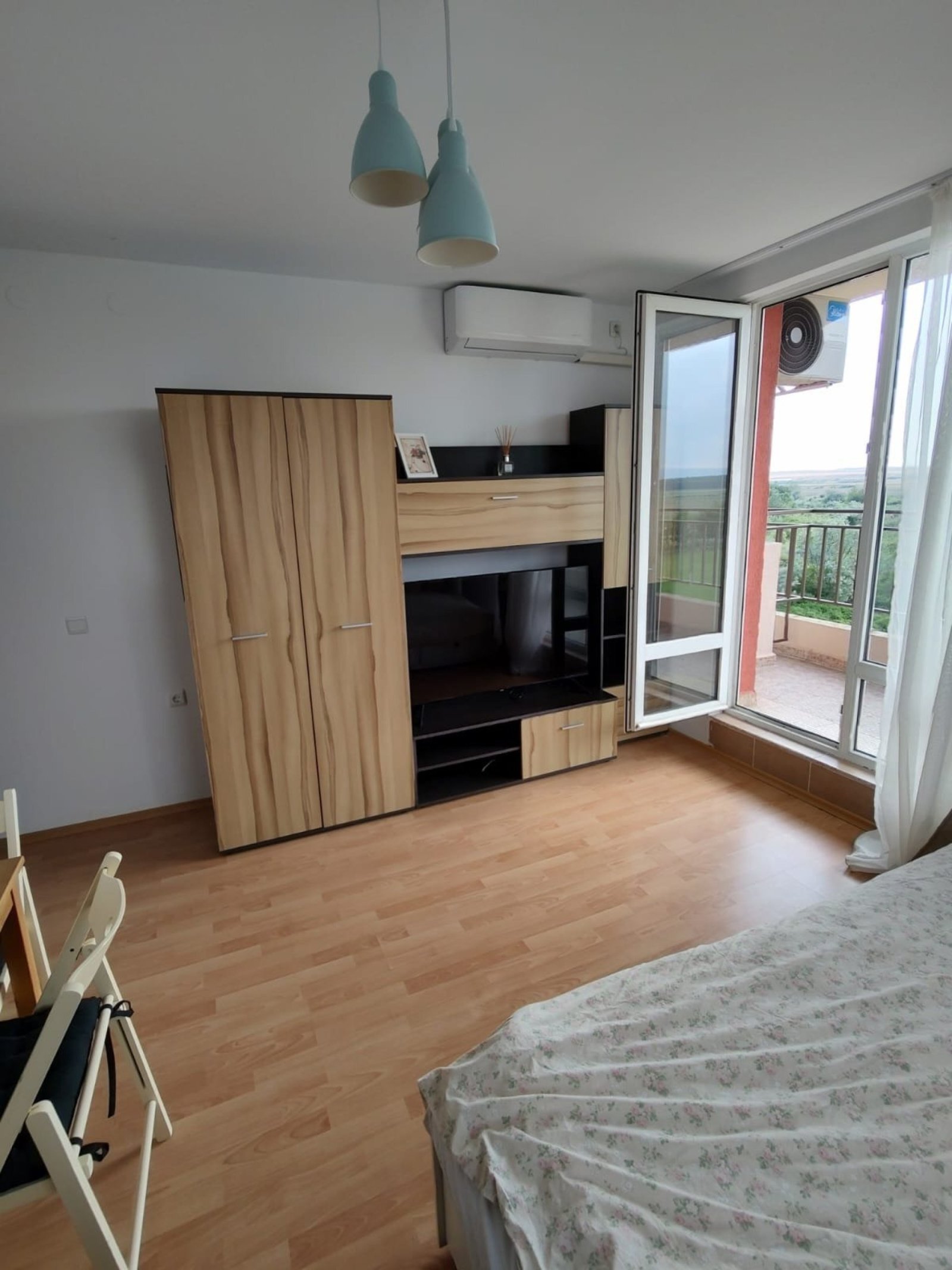 2-room apartment with 67 m² on the first line of the sea in the Privilege Fort Beach complex in Sveti Vlas, Bulgaria.