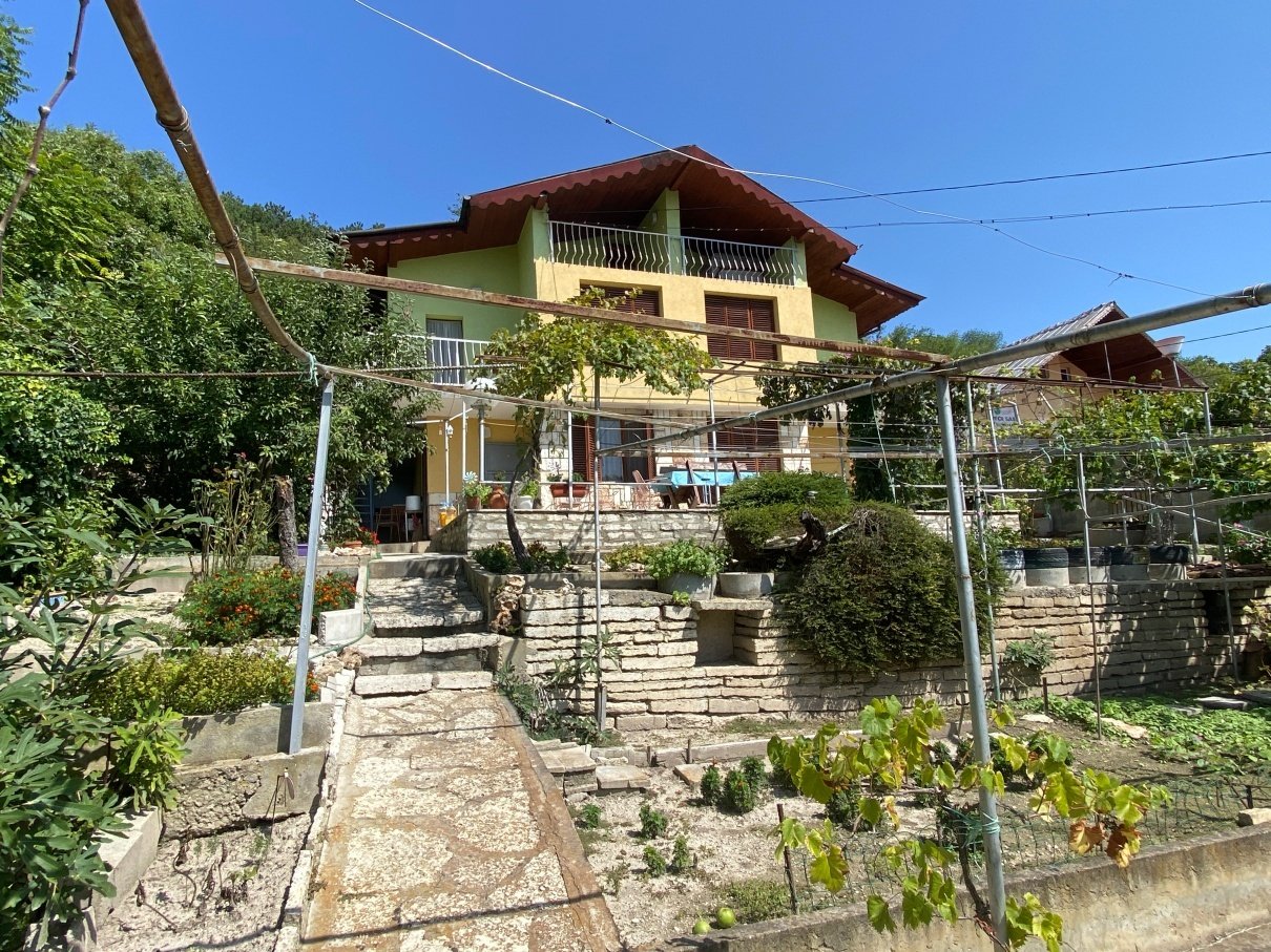 Balchik: 2 semi-detached houses in Balchik with a sea view 